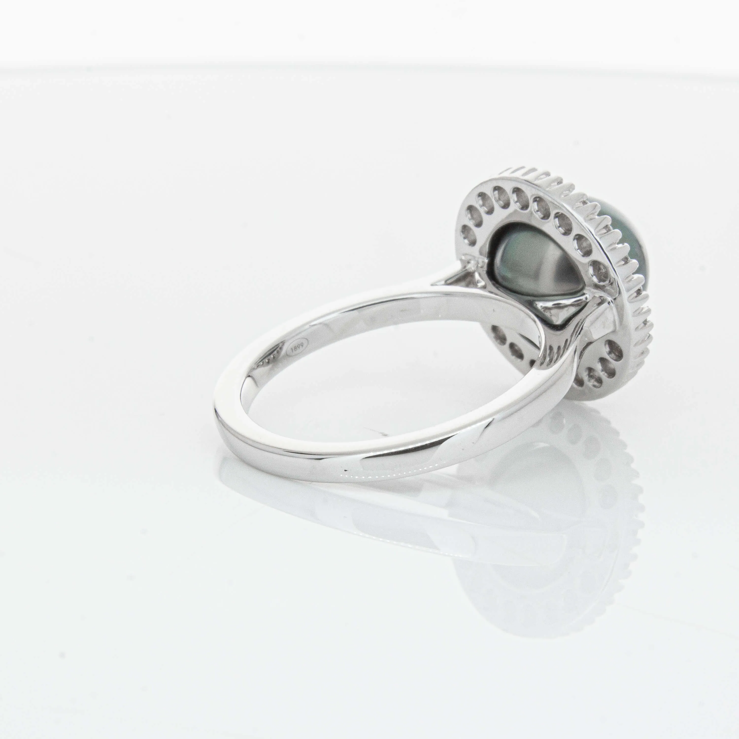18ct White Gold 9.1mm Tahitian Black Pearl & Diamond Daisy Ring