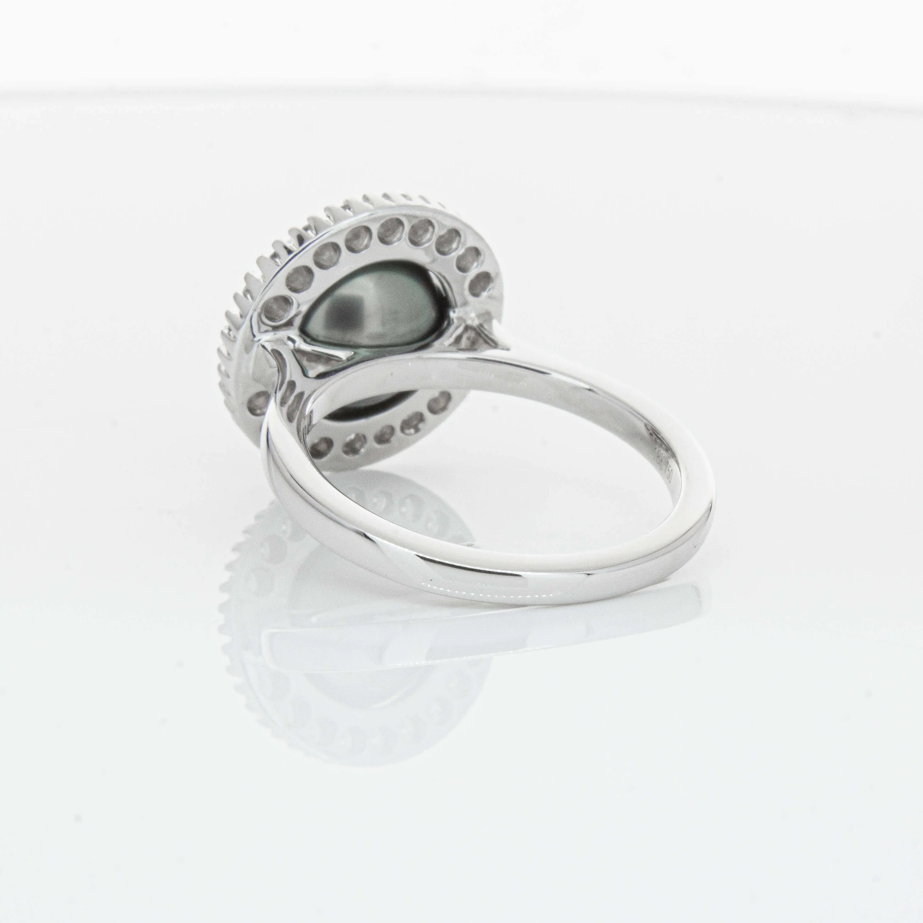 18ct White Gold 9.1mm Tahitian Black Pearl & Diamond Daisy Ring