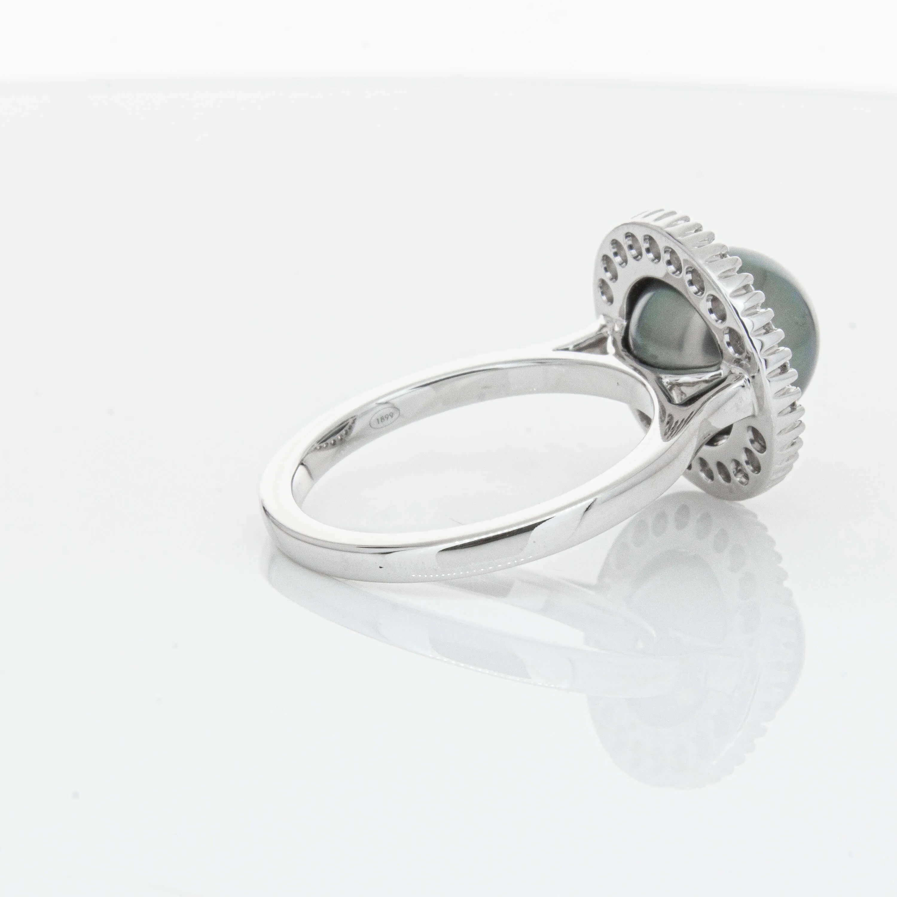 18ct White Gold 9.1mm Tahitian Black Pearl & Diamond Daisy Ring