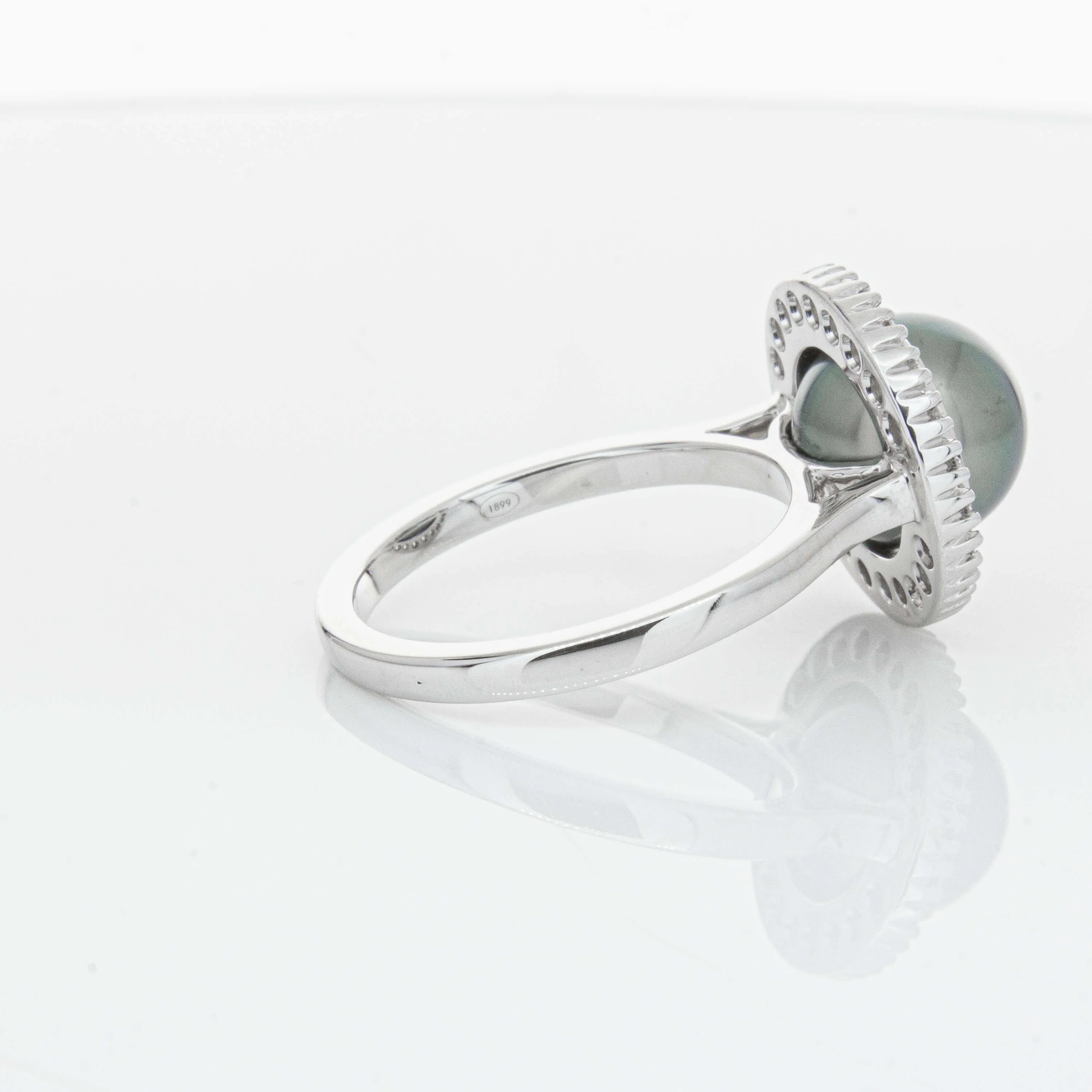 18ct White Gold 9.1mm Tahitian Black Pearl & Diamond Daisy Ring