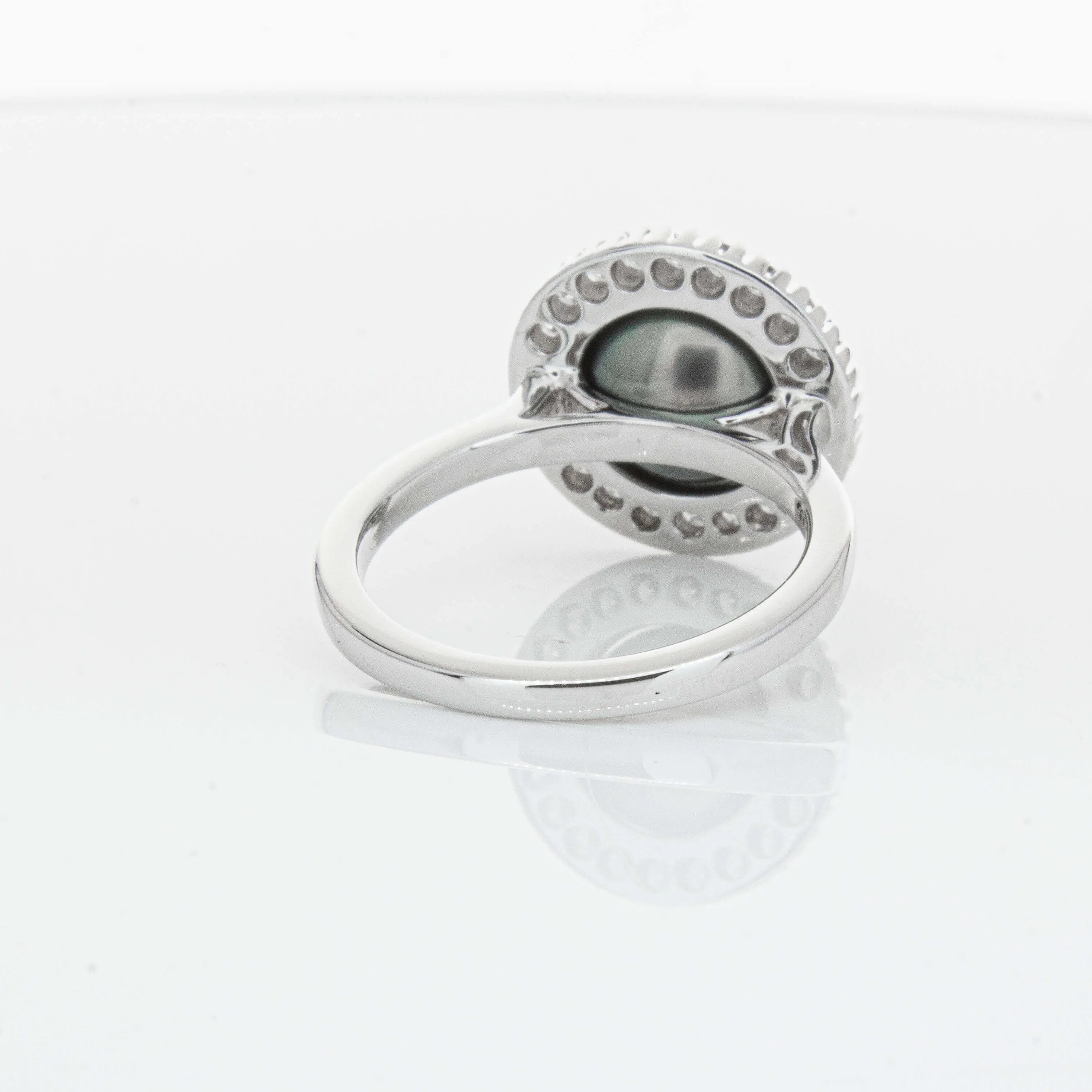 18ct White Gold 9.1mm Tahitian Black Pearl & Diamond Daisy Ring