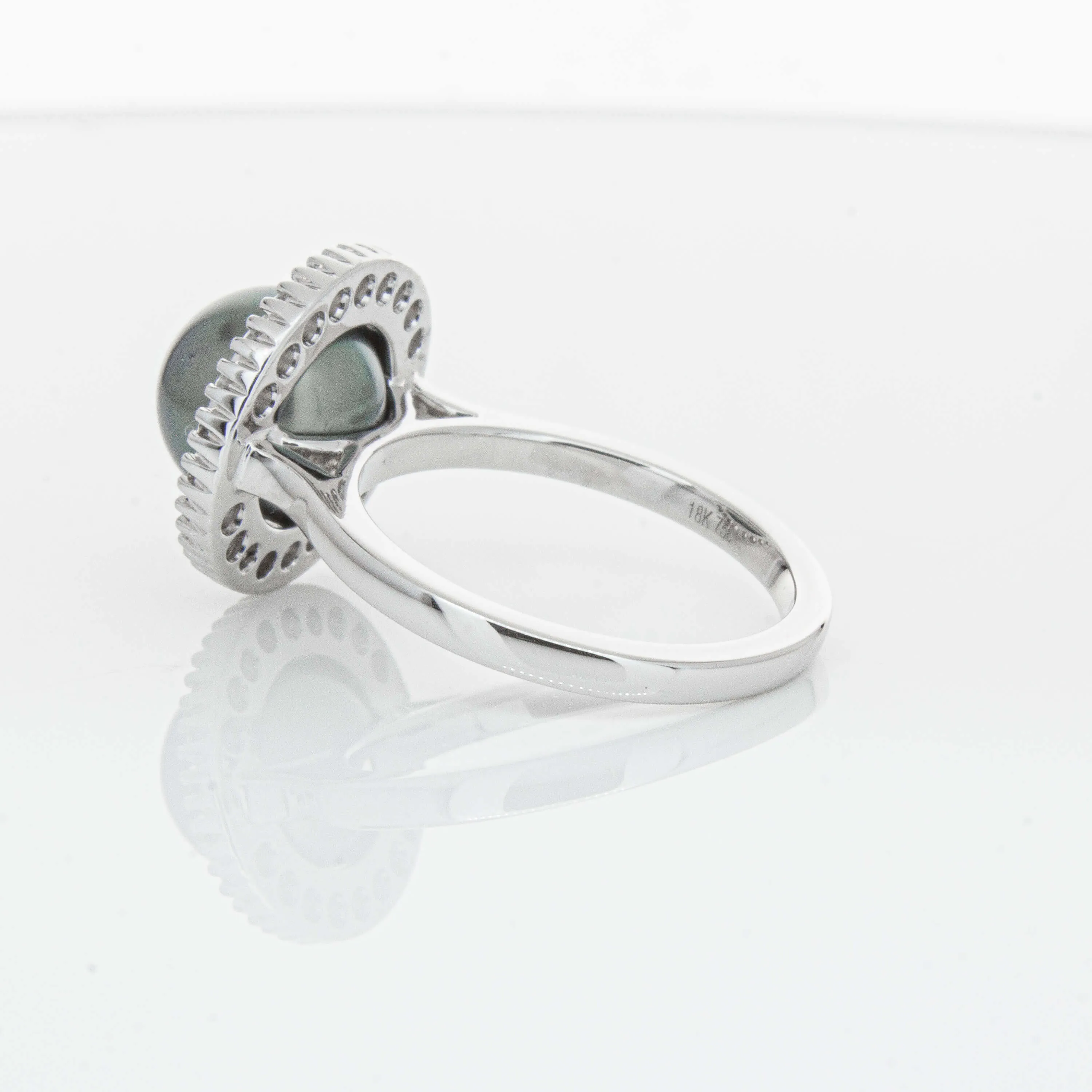 18ct White Gold 9.1mm Tahitian Black Pearl & Diamond Daisy Ring