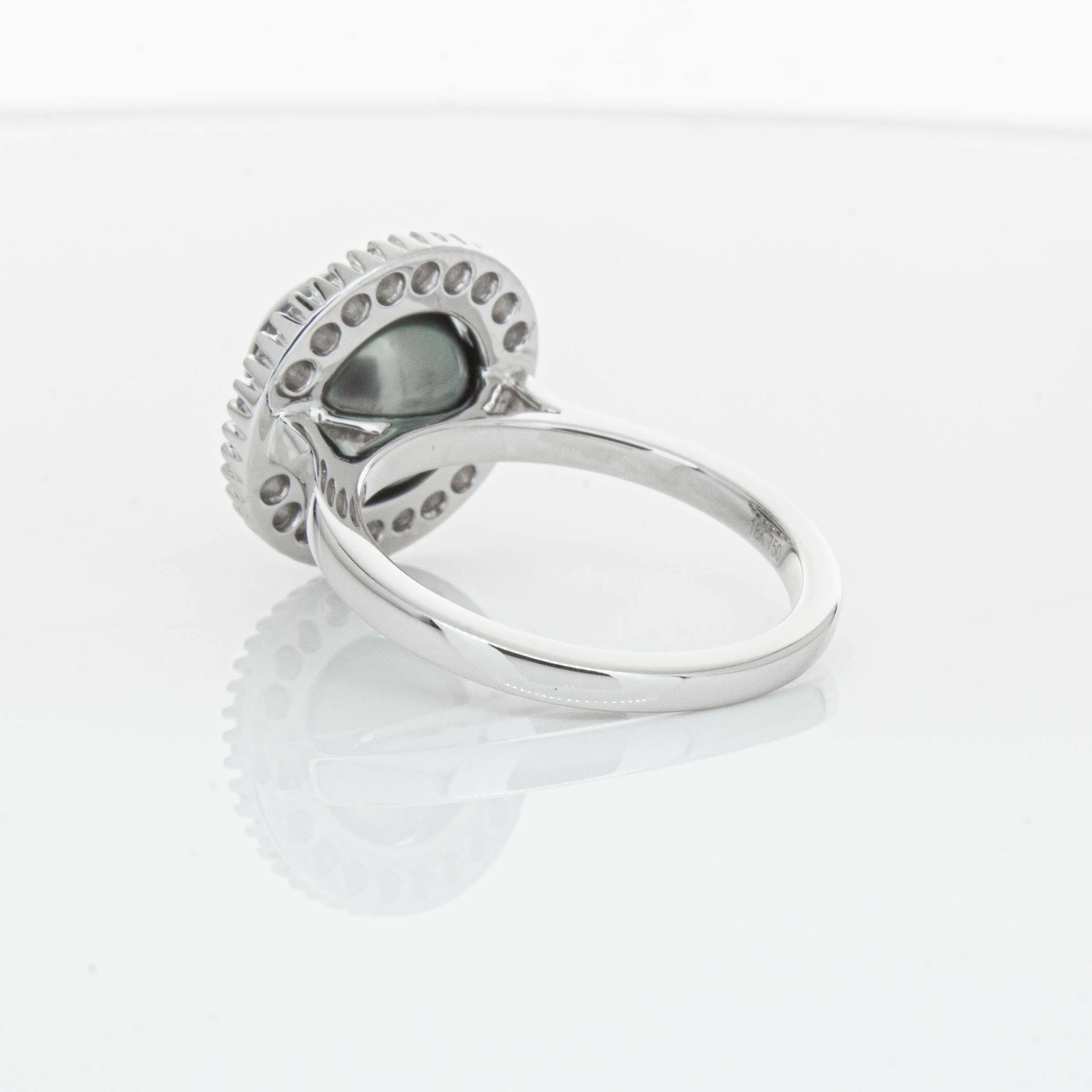 18ct White Gold 9.1mm Tahitian Black Pearl & Diamond Daisy Ring