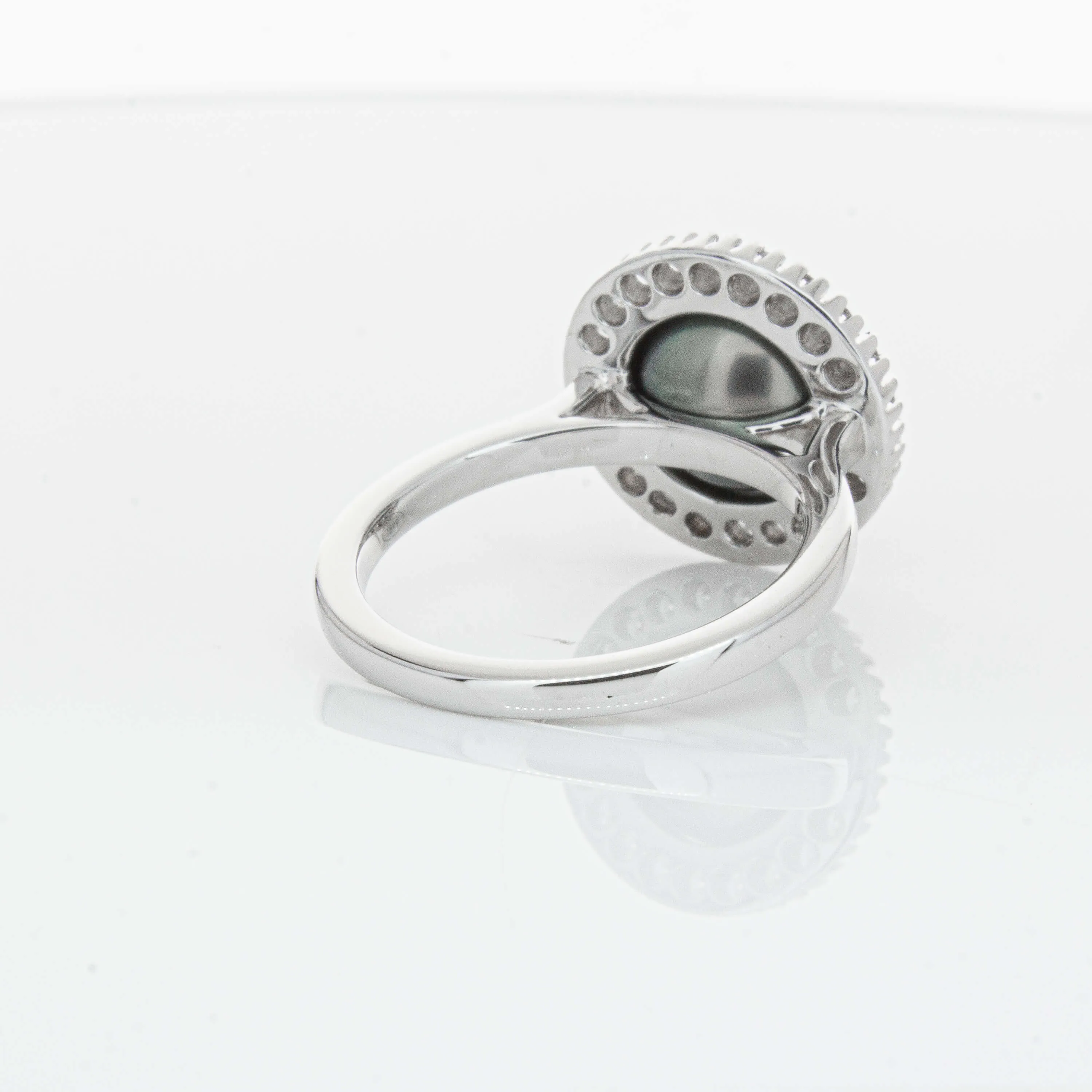 18ct White Gold 9.1mm Tahitian Black Pearl & Diamond Daisy Ring