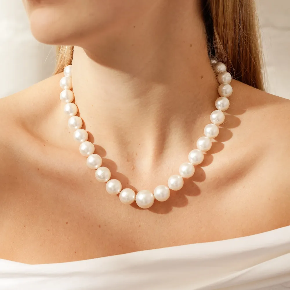 18ct White Gold South Sea Pearl Strand