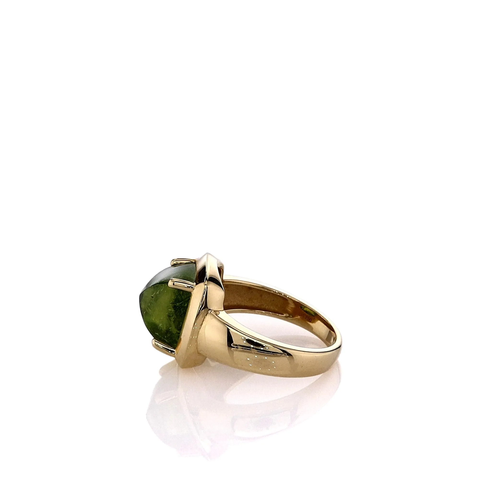 Lisa Nik 18k Yellow Gold Square Sugarloaf Peridot Ring