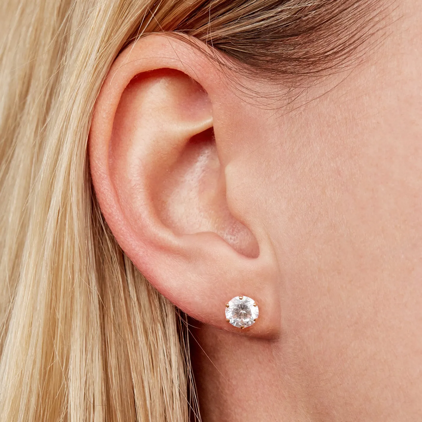 Round Brilliant stud earrings with 2 carats* of diamond simulants in 10 carat rose gold