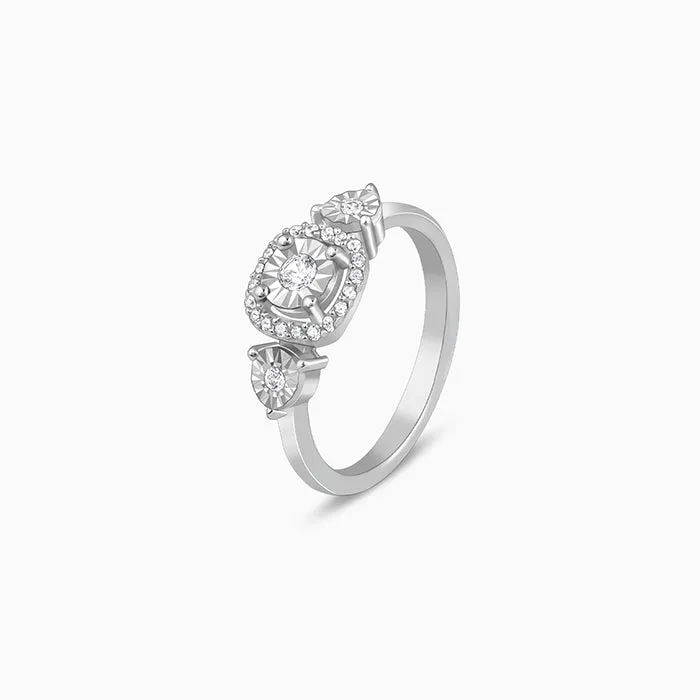 Silver Gracious Look Ring