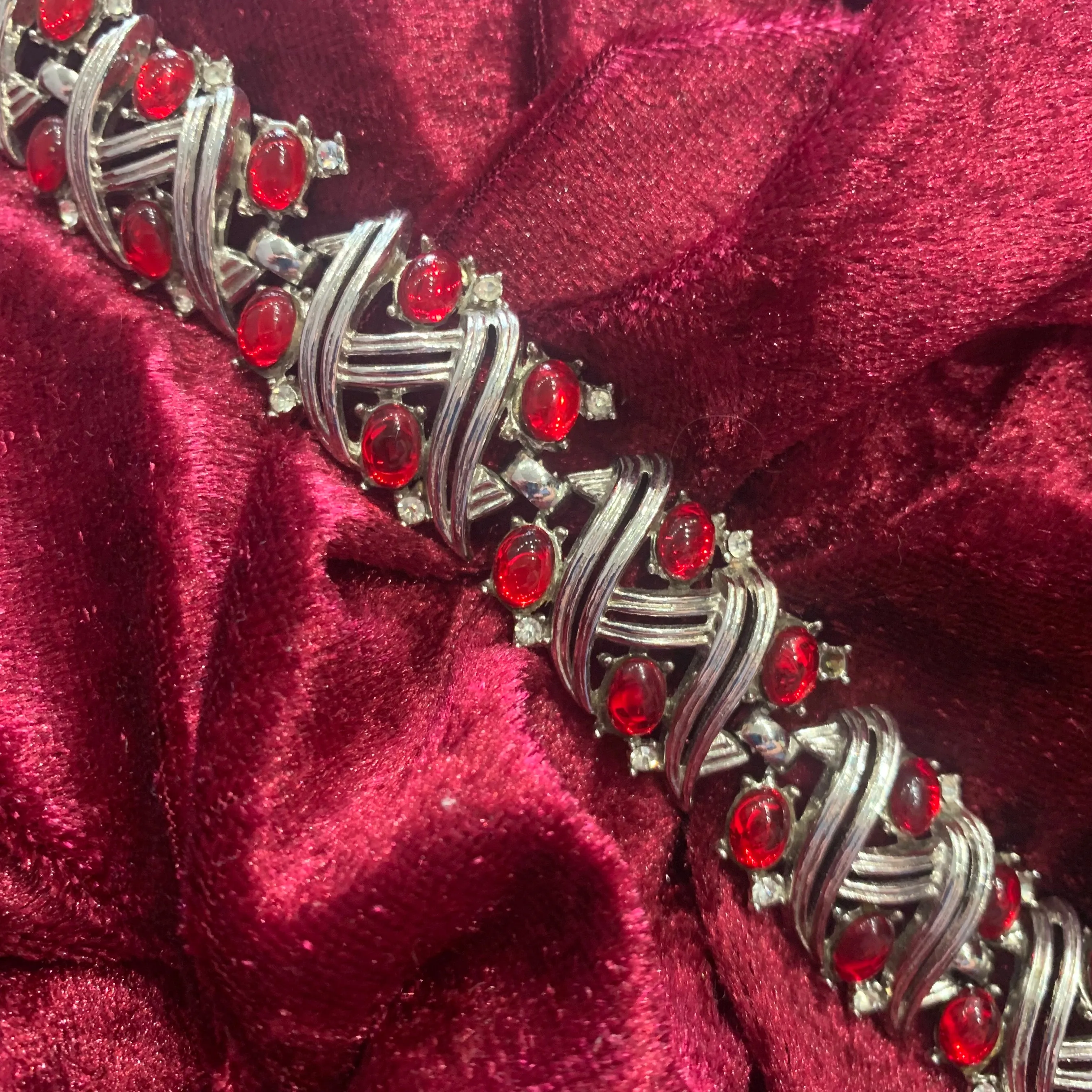 Trifari Red cabuchon Vintage Bracelet