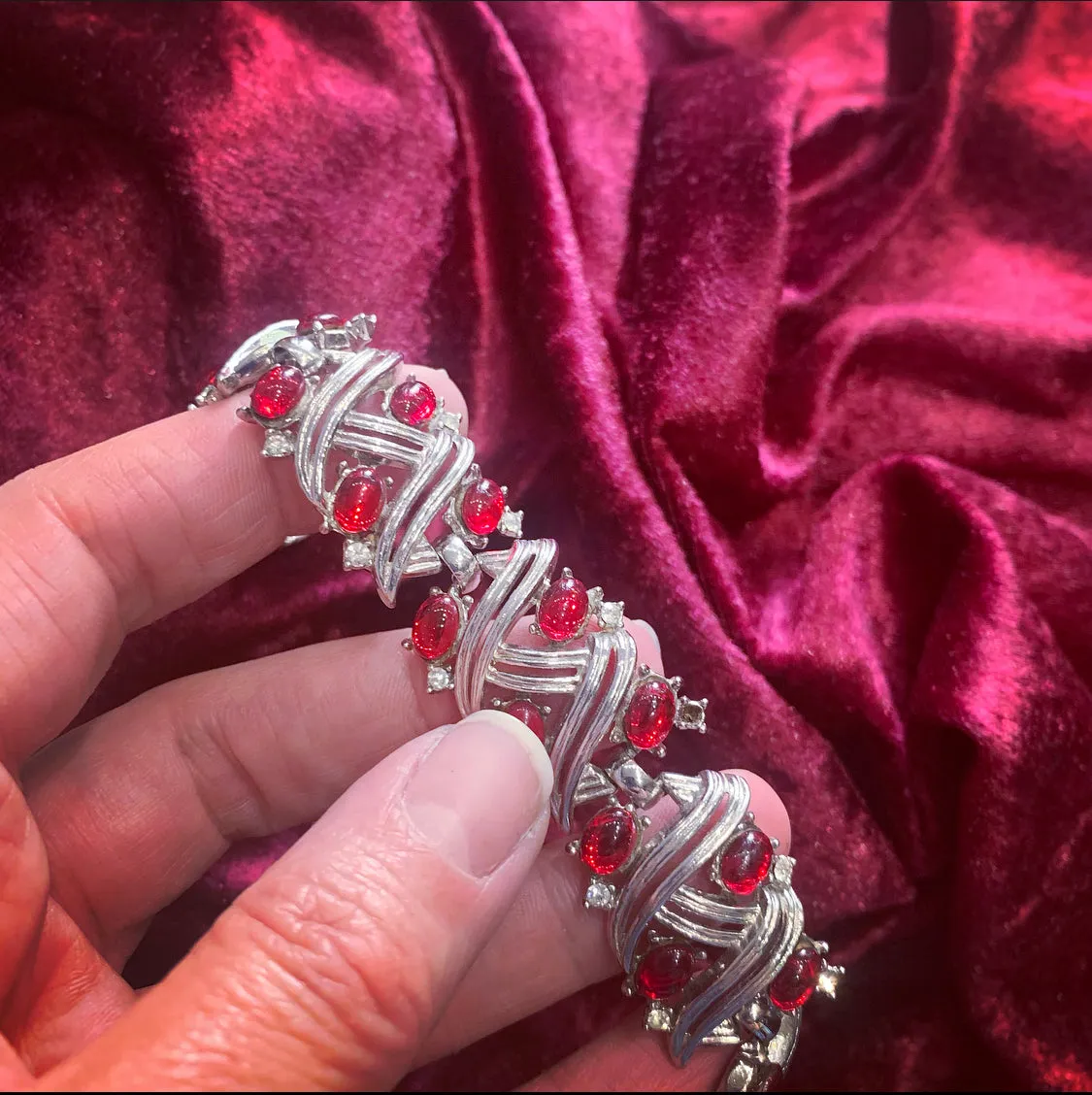 Trifari Red cabuchon Vintage Bracelet
