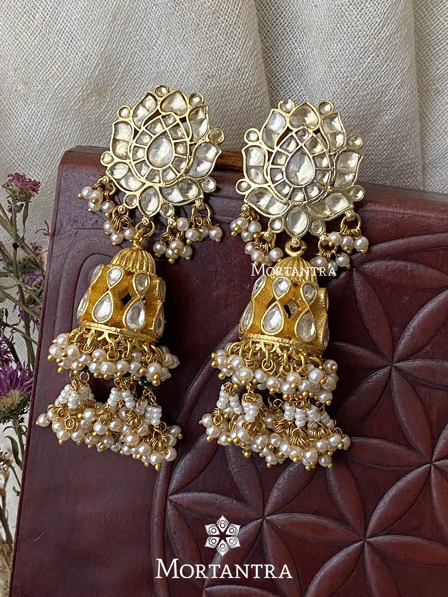 White Color Gold Plated Jadau Kundan Earrings - ME863Y